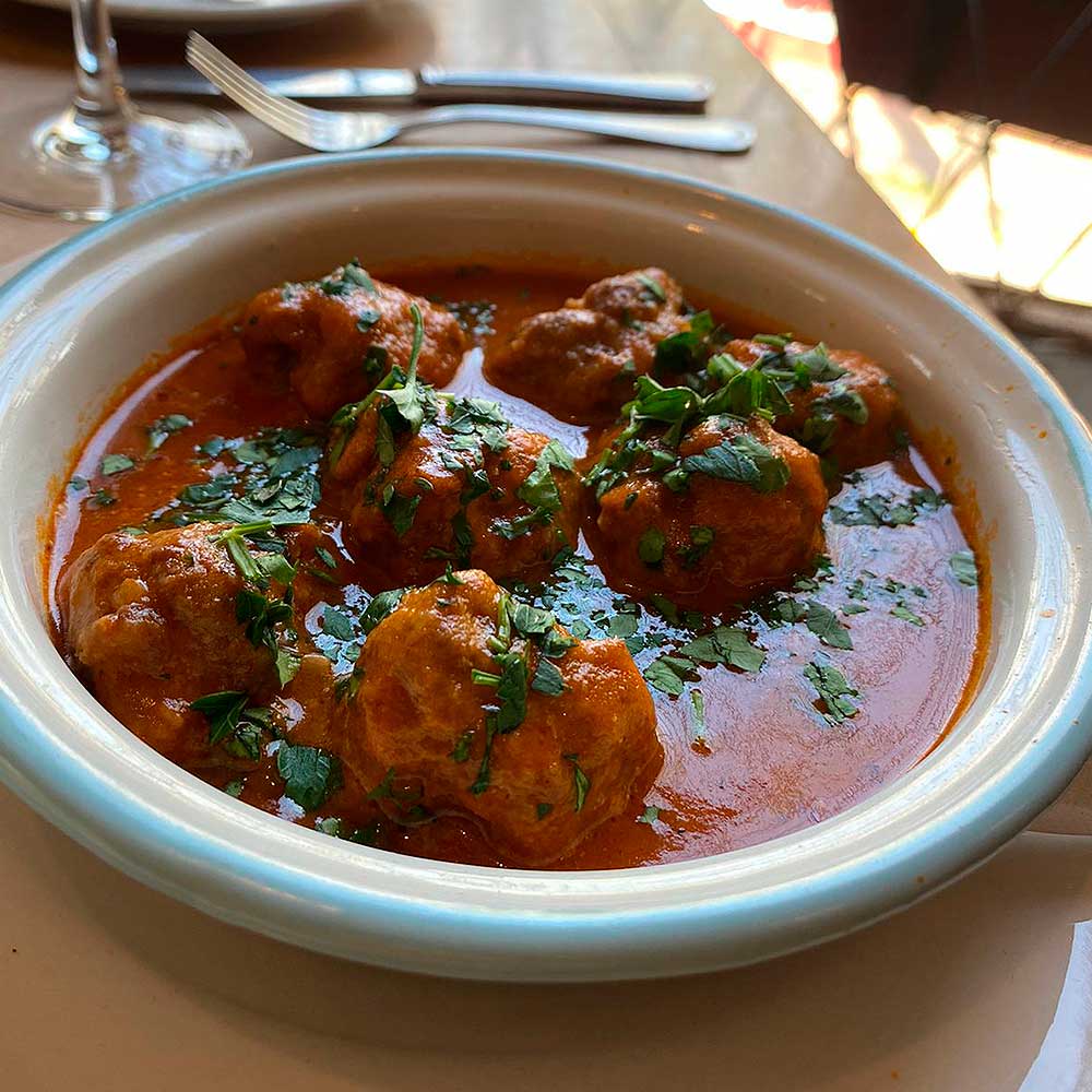 Albóndigas en Tomate Picante